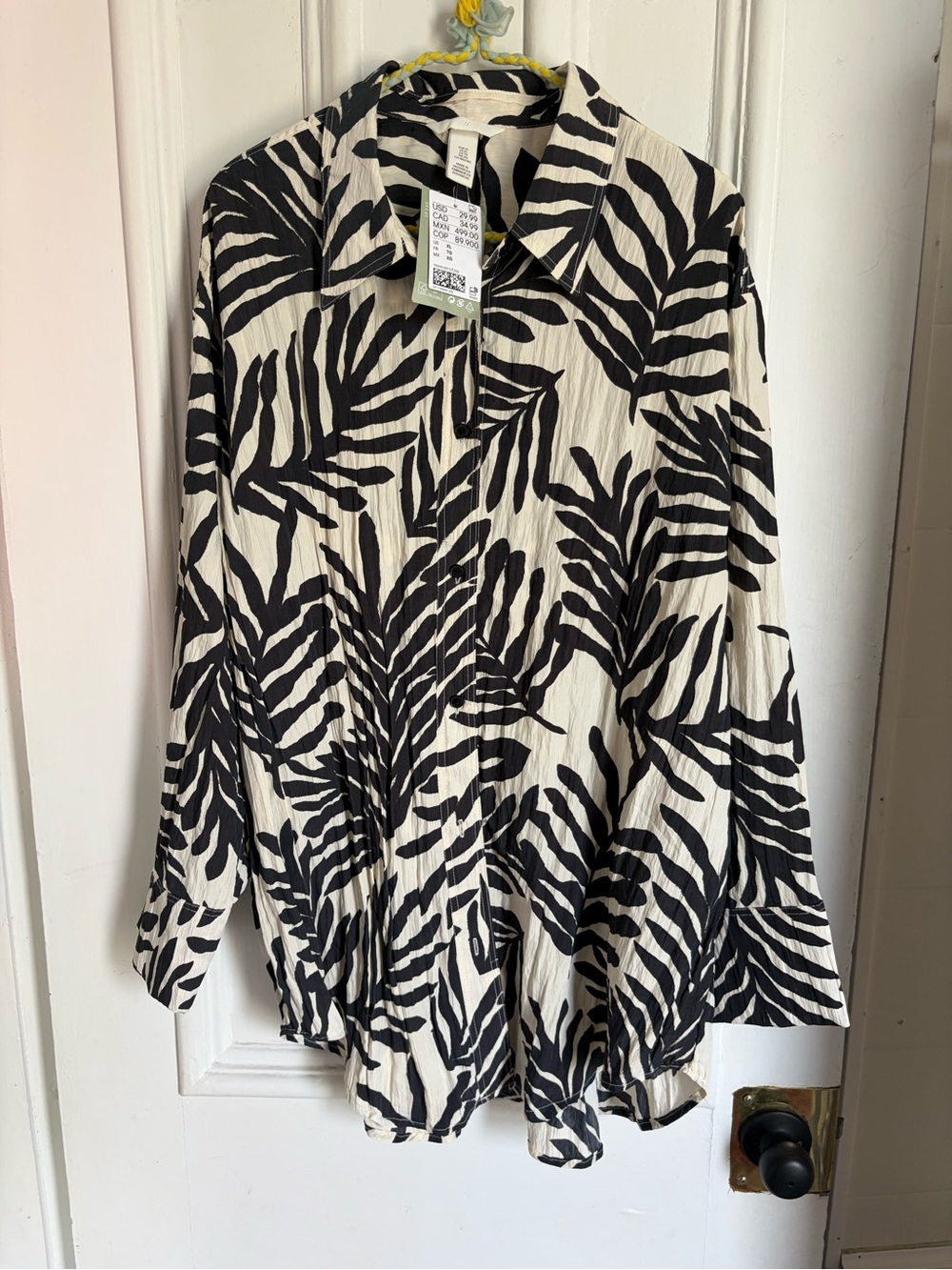 NWT Black and White Lead Jungle Print Button Up Shirt